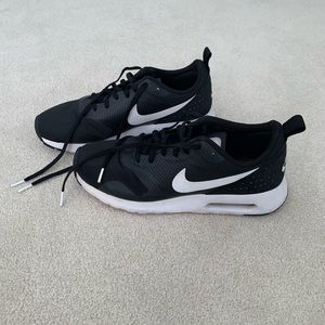 Nike Air Max Tavas
